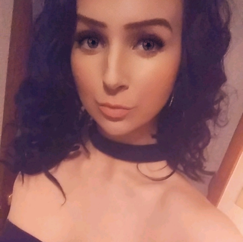 Meet your Posher, Cassandra